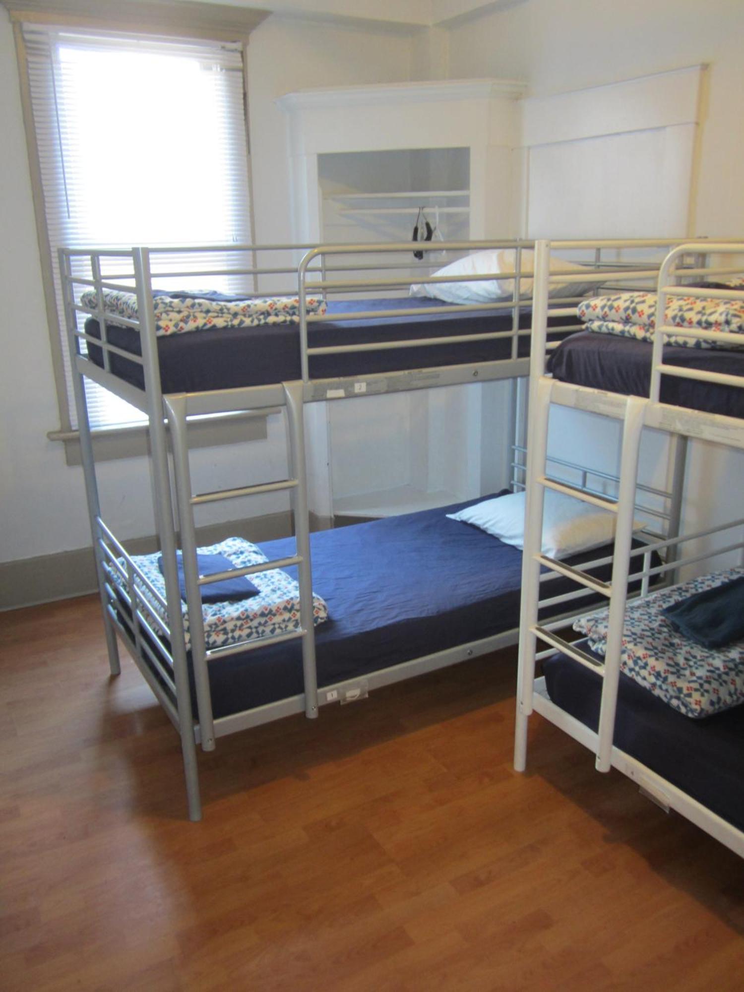 St Clair Hostel Vancouver Room photo