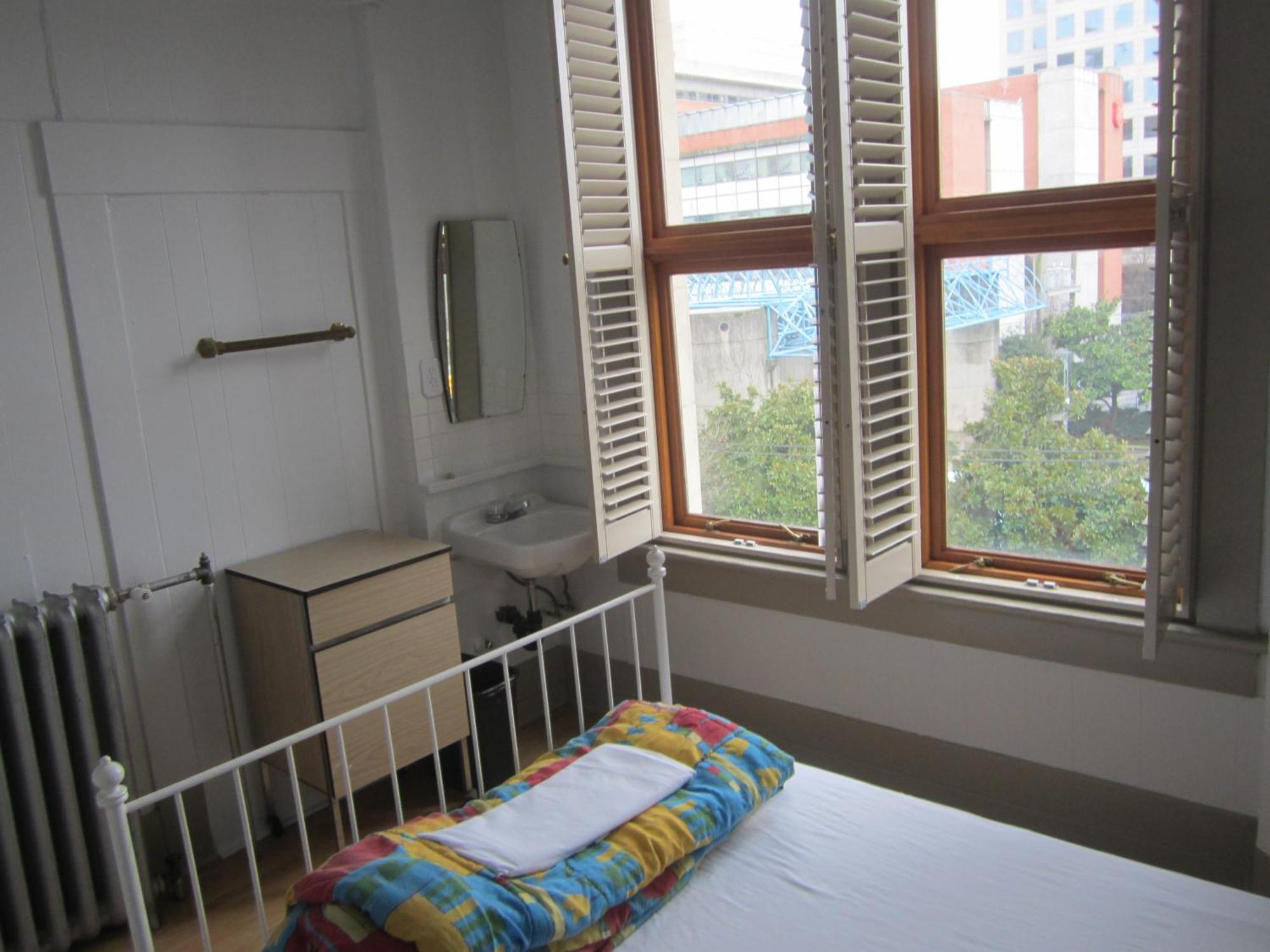 St Clair Hostel Vancouver Room photo