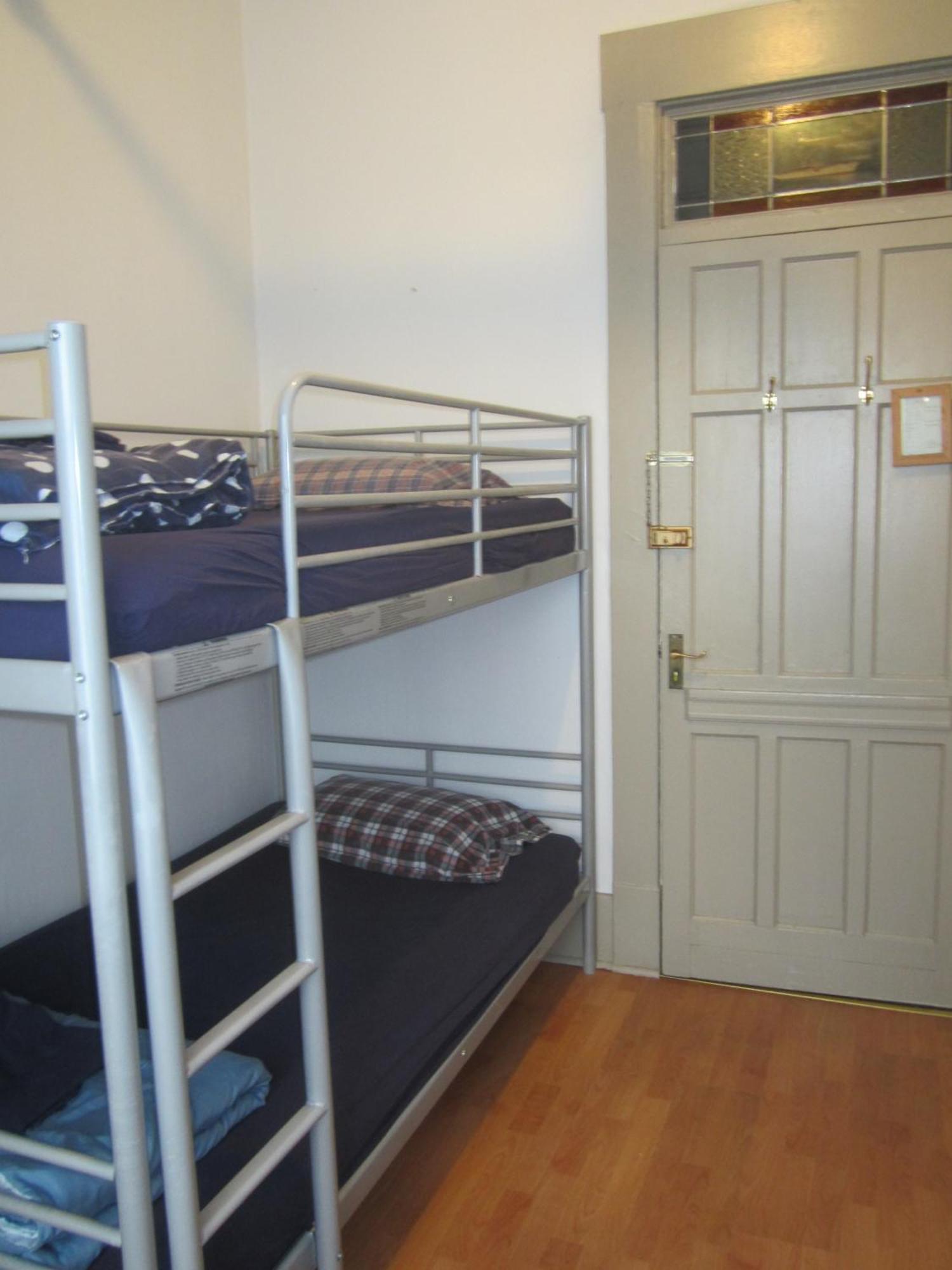 St Clair Hostel Vancouver Room photo
