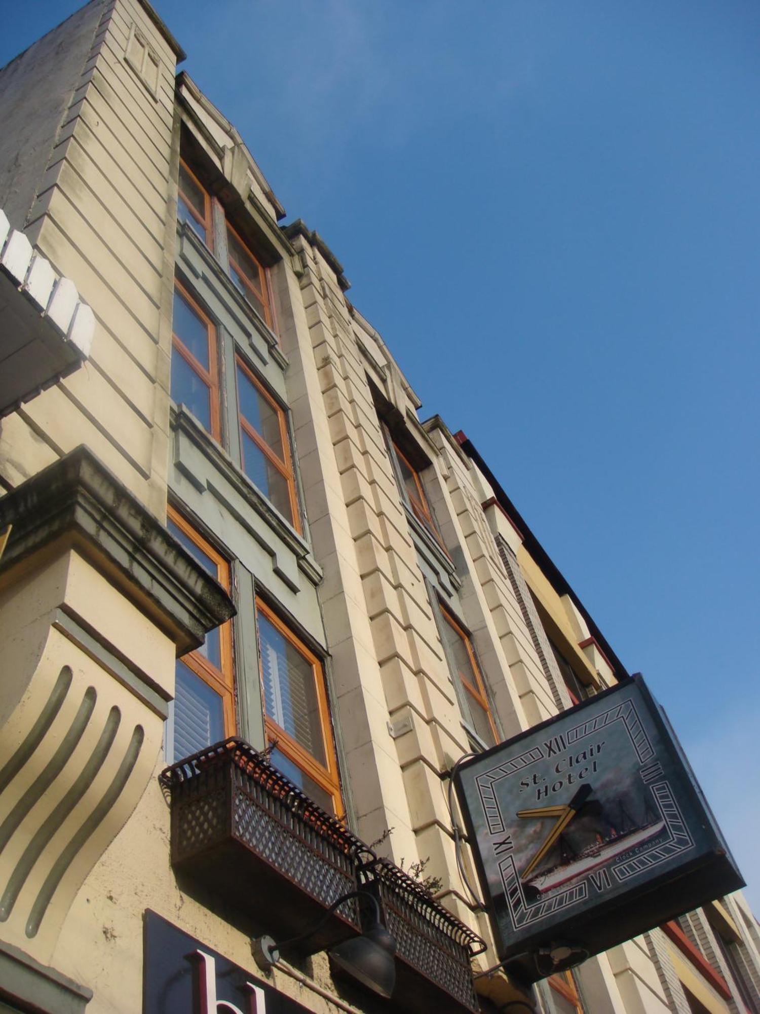 St Clair Hostel Vancouver Exterior photo